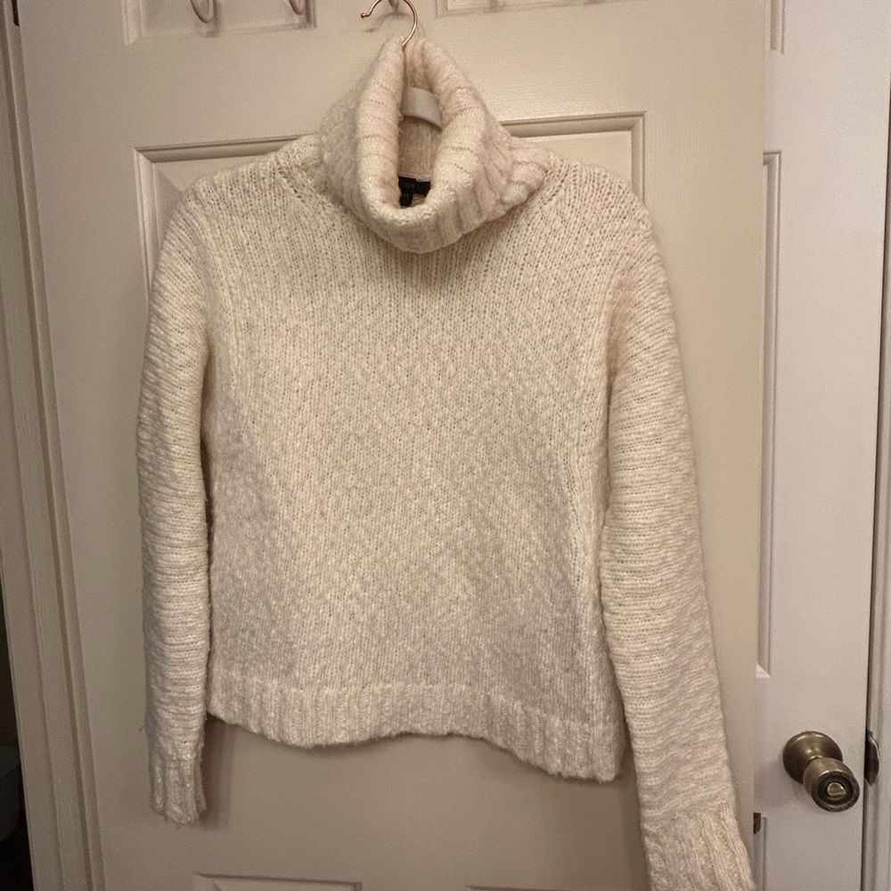 Cozy Cream Turtleneck Sweater J. Crew (Swingy Alpaca-blend)
